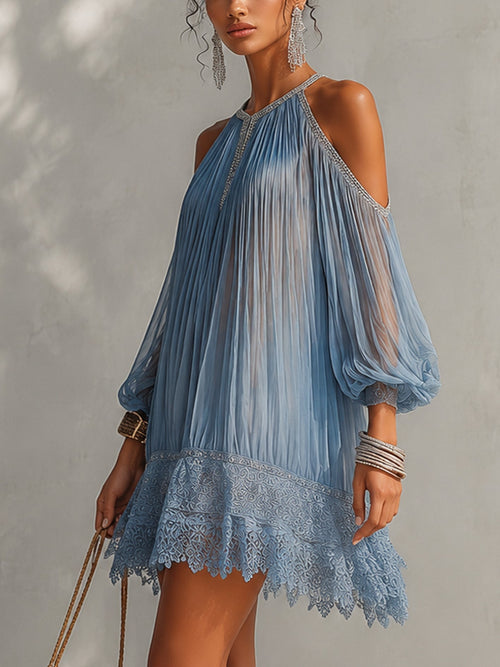 ADELA | Vestido corto azul con hombros descubiertos y bajo de encaje