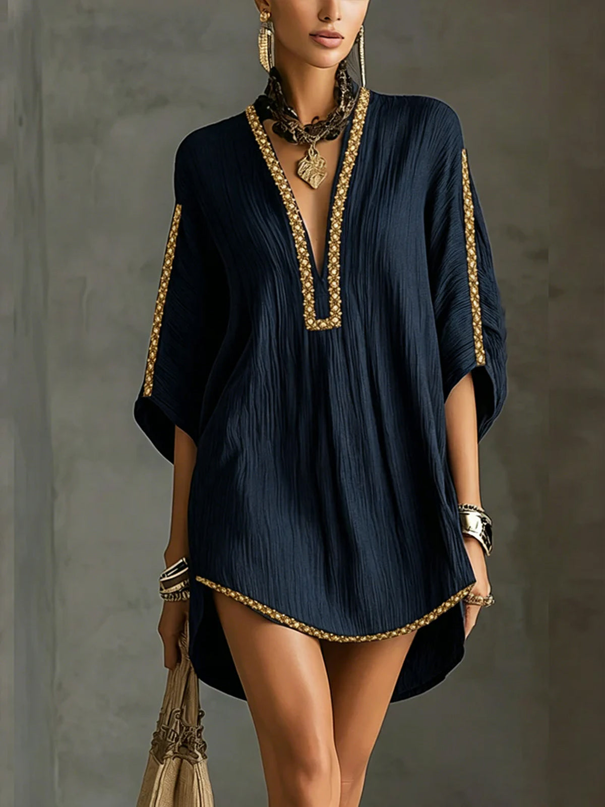 CLARA | Vestido corto con escote en V profundo