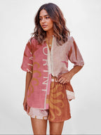 LAURA | Conjunto de camisa y short con estampado abstracto
