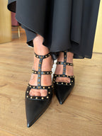 JULIETA | zapatos de tacón con tiras en la talonera y tachuelas