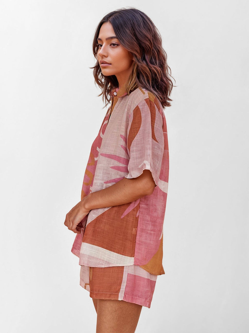 LAURA | Conjunto de camisa y short con estampado abstracto