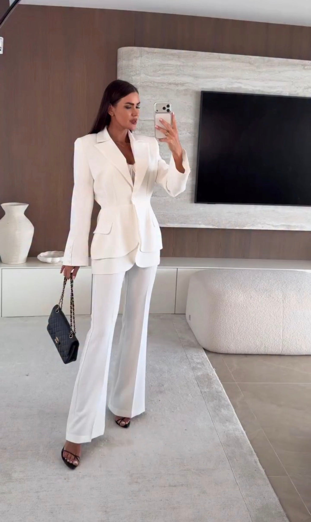 Meghan — Conjunto Blazer Entallado y Pantalón Acampanado | Saber Hacer