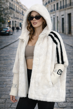 Camila — Chaqueta de Pelo con Capucha | Mujer