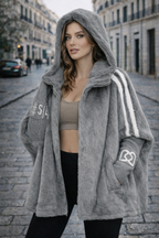 Camila — Chaqueta de Pelo con Capucha | Mujer