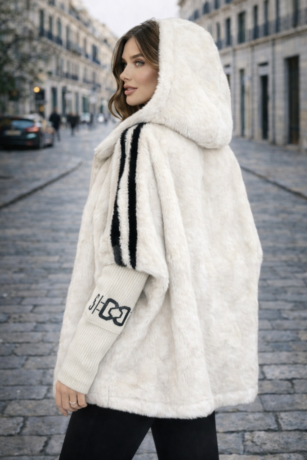 Camila — Chaqueta de Pelo con Capucha | Mujer