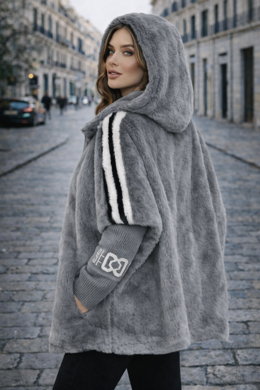 Camila — Chaqueta de Pelo con Capucha | Mujer