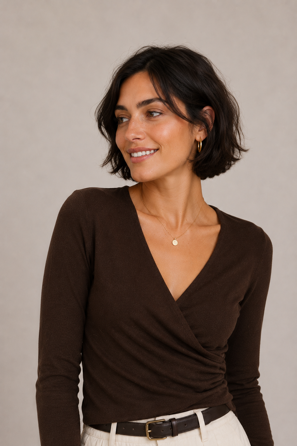MIRIAM | Camiseta con cuello envolvente marrón
