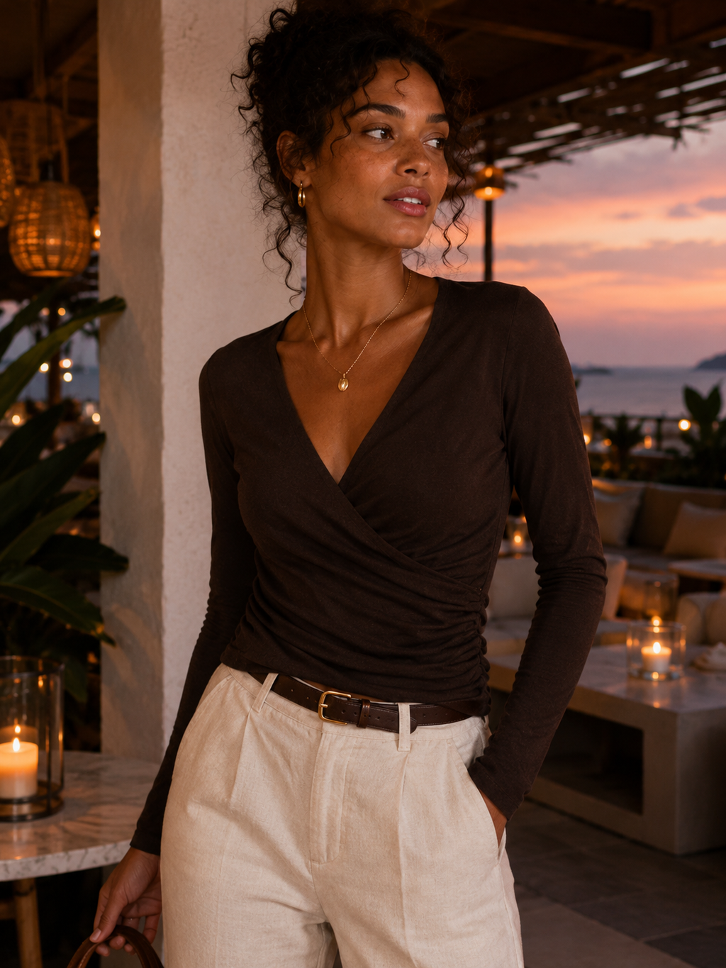 MIRIAM | Camiseta con cuello envolvente marrón