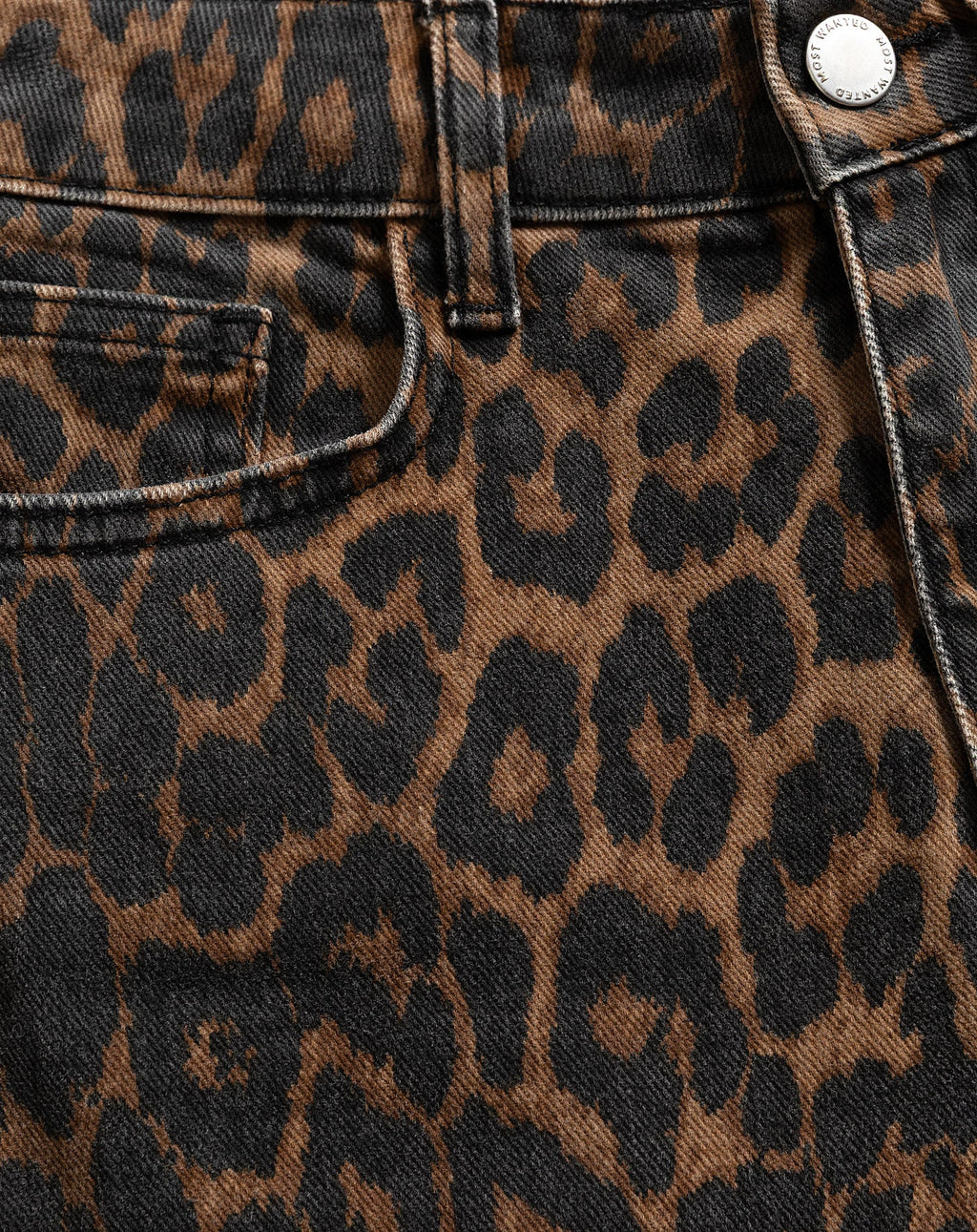 TALÍA | Vaqueros con estampado de leopardo negro