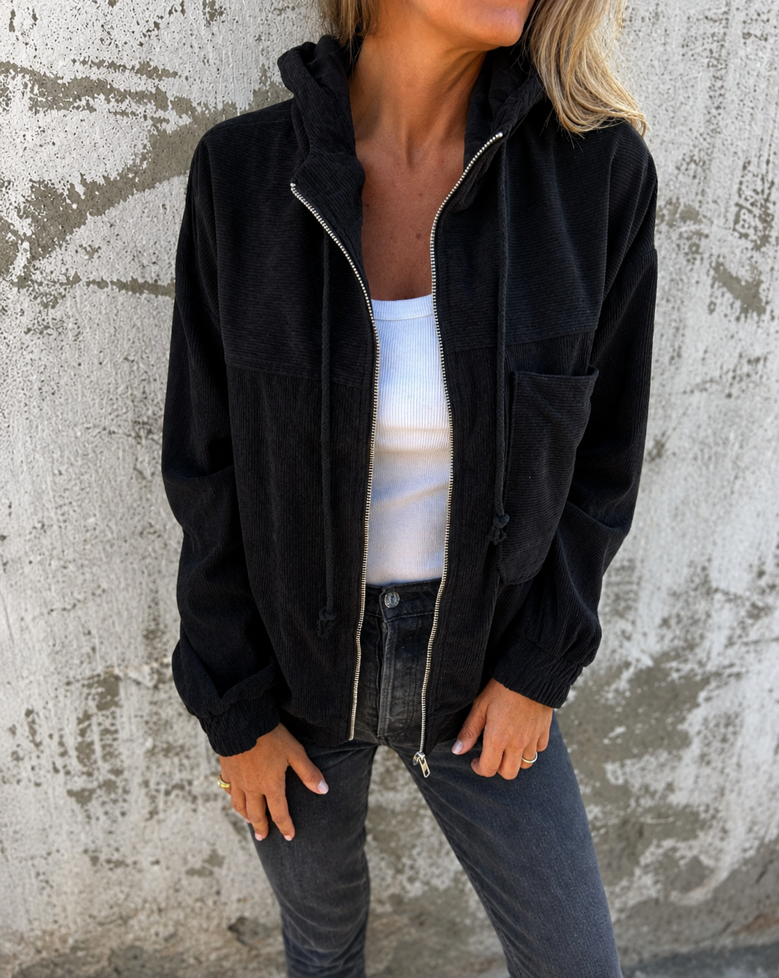 PILAR | Chaqueta de pana con capucha
