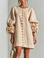AMPARO | Vestido corto con botones de flor y mangas abullonadas