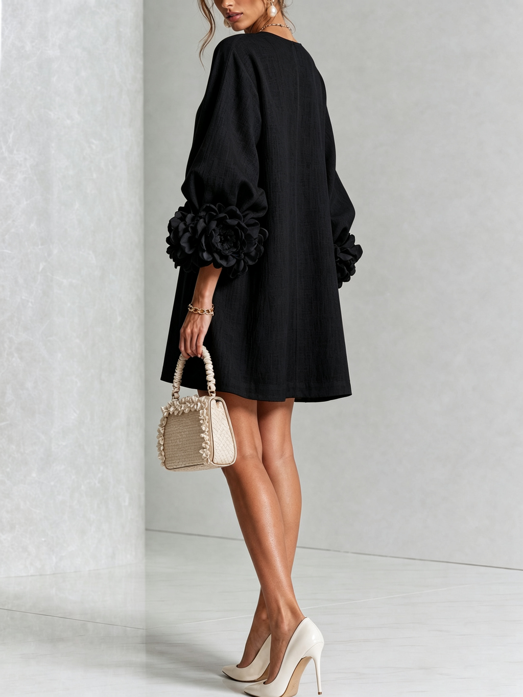 AMPARO | Vestido corto con botones de flor y mangas abullonadas