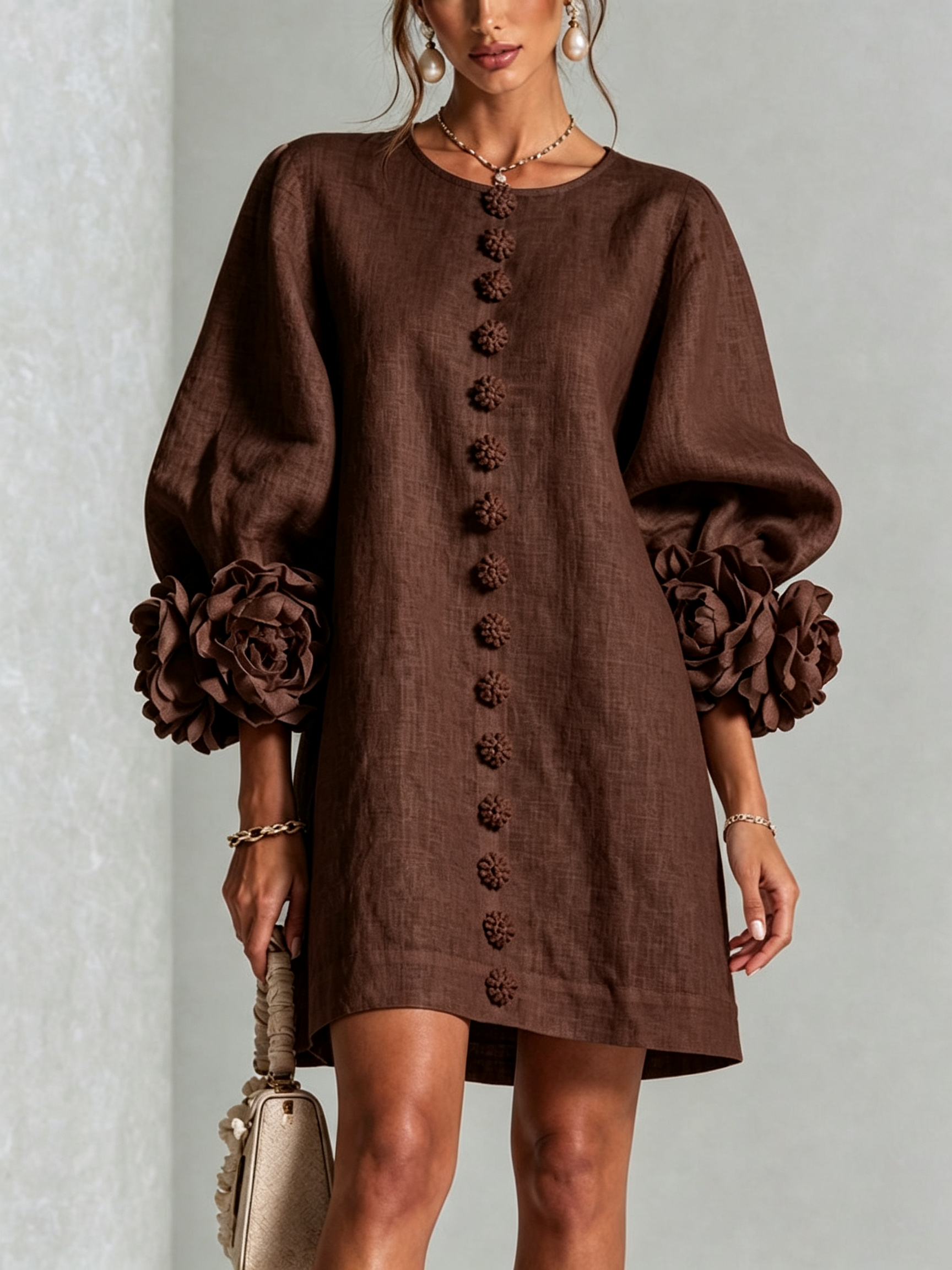 AMPARO | Vestido corto con botones de flor y mangas abullonadas
