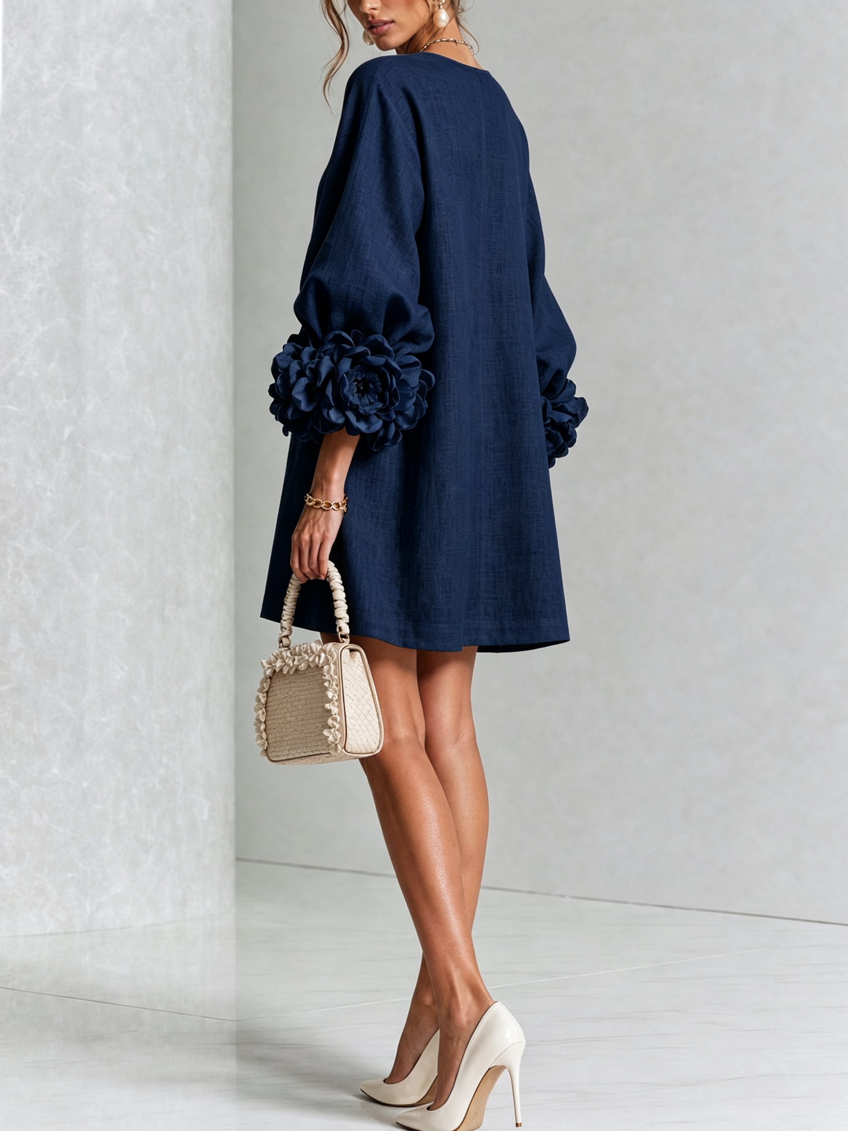 AMPARO | Vestido corto con botones de flor y mangas abullonadas
