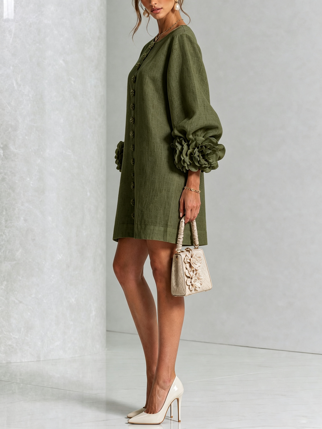LETICIA | Vestido camisero corto en verde oliva con puños de flor