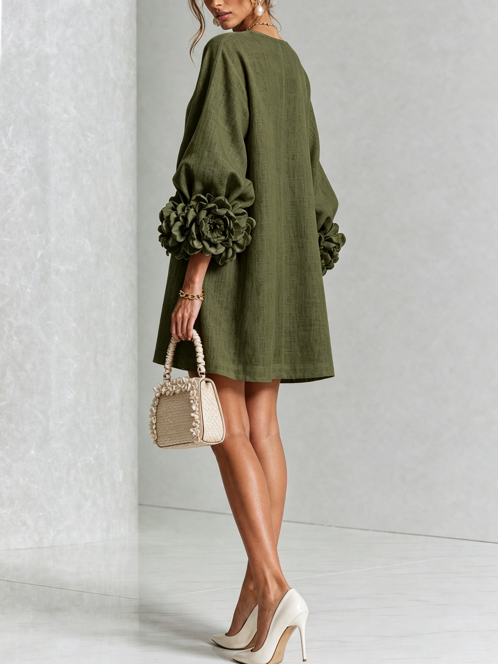 LETICIA | Vestido camisero corto en verde oliva con puños de flor