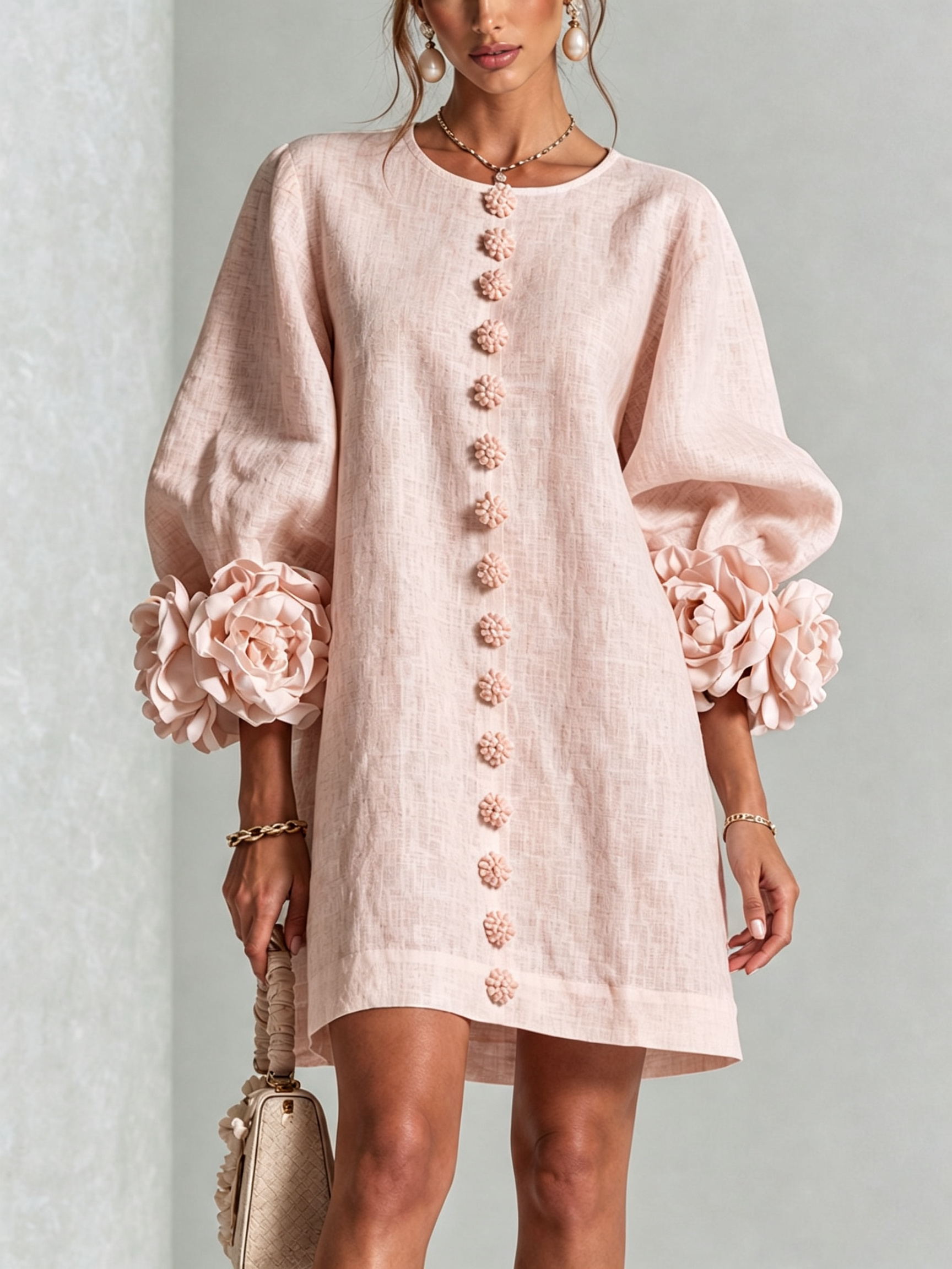 AMPARO | Vestido corto con botones de flor y mangas abullonadas