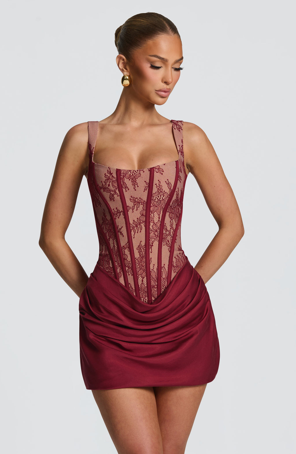 Cornelia — Vestido Corto Encaje Burdeos | Romanticismo Oscuro