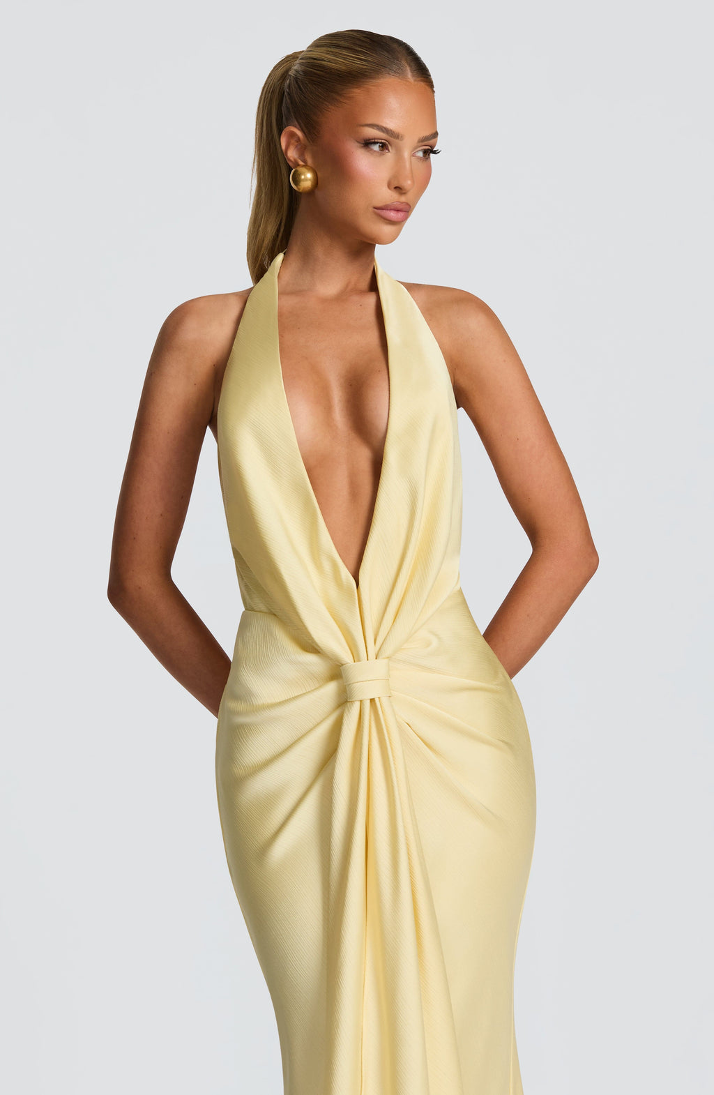 LUCÍA Vestido Largo con Escote Pronunciado