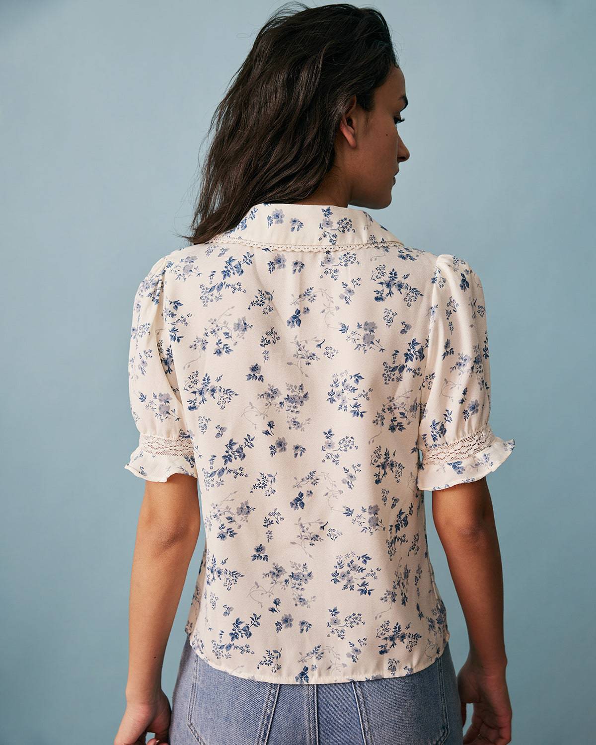 ALICIA | Camisa floral plisada con inserciones de encaje