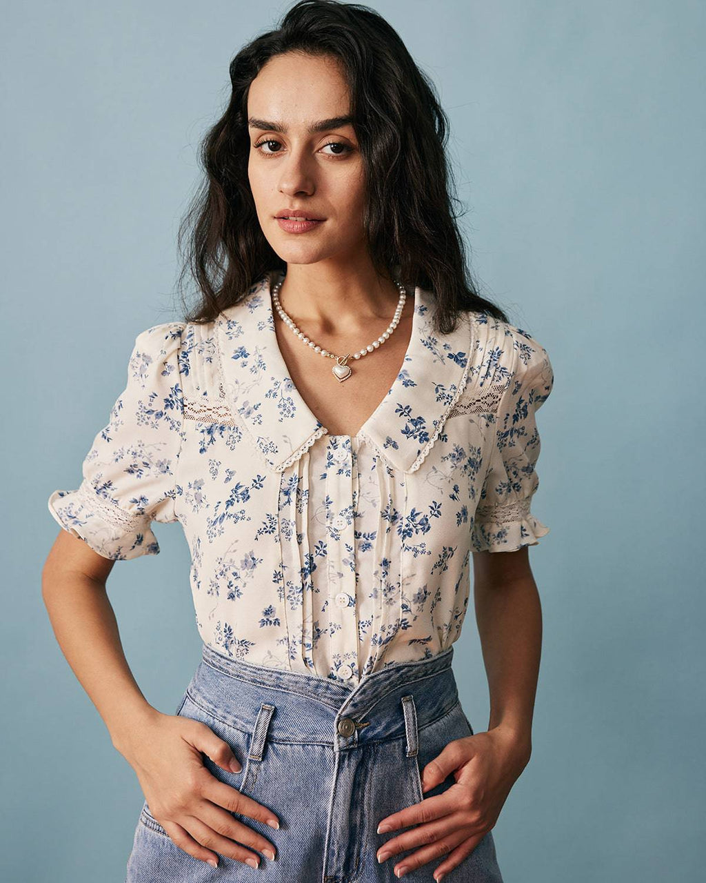 ALICIA | Camisa floral plisada con inserciones de encaje