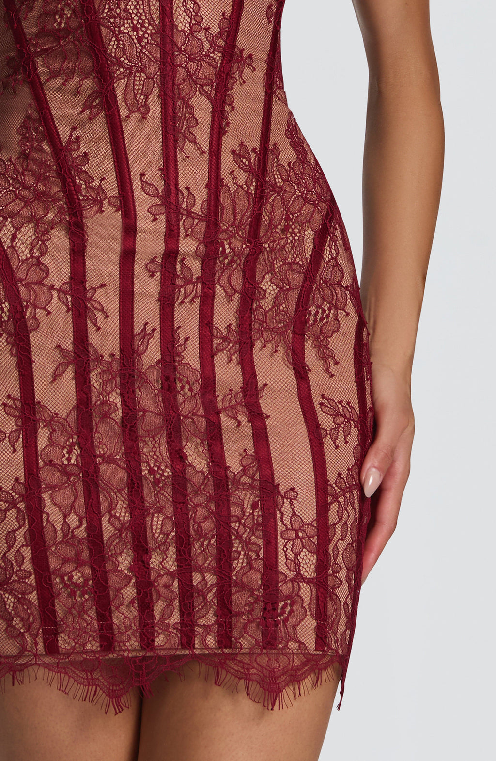 Sian — Vestido Corto Borgoña | Intensidad Femenina