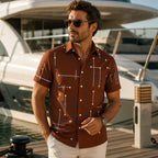 LUCAS | Camisa abotonada de corte informal y estampado geométrico para hombre